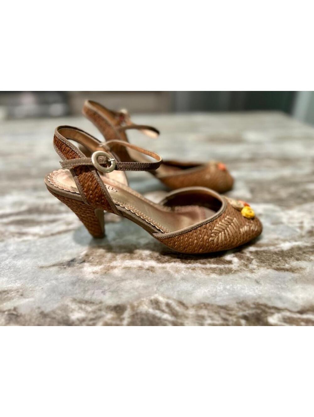 🪸 Seychelles “Luck Be a Lady” Raffia Floral Peep‑Toe Heels 7 Collector's Charm